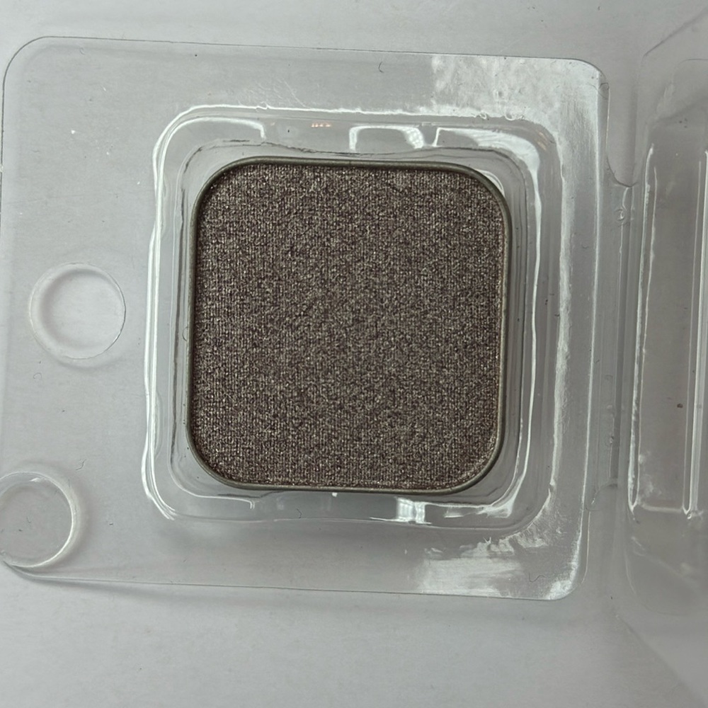 NWP Maskcara “GiGi” eyeshadow